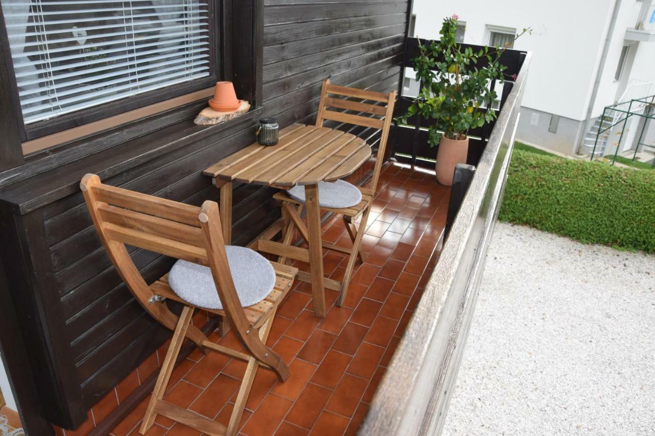 Tara With Balcony Apartment *